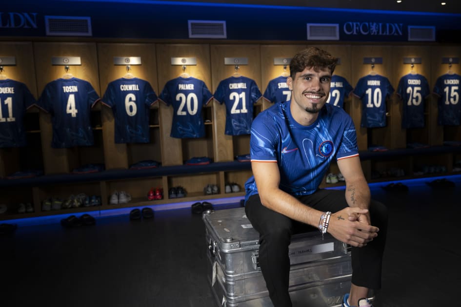 Chelsea complete Pedro Neto signing! | News | Official Site